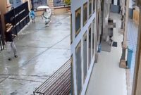 1757223369753-rekaman-cctv-pria-di-jambi-cabuli-bocah-perempuan-di-teras-masjid-1757167460273_169
