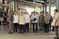 1759815948132-penyerahan-aset-rampasan-kasus-korupsi-timah-dari-kejagung-kepada-wamenkeu-evadetikcom-1759724900389_169