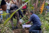 1761543421194-polisi-membongkar-makam-bayi-pasangan-anak-punk-yang-dikuburkan-di-kebun-warga-jambi-1761490179526_169