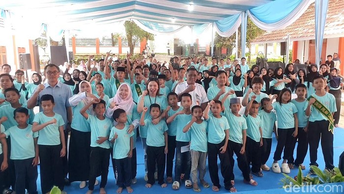 1761565063303-sekolah-rakyat-1761551211371_169