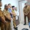1761630033113-gubernur-jambi-saat-mendengar-prestasi-dari-dr-anton-soal-alat-bedah-jantung-di-rsud-jambi-1761613281399_169