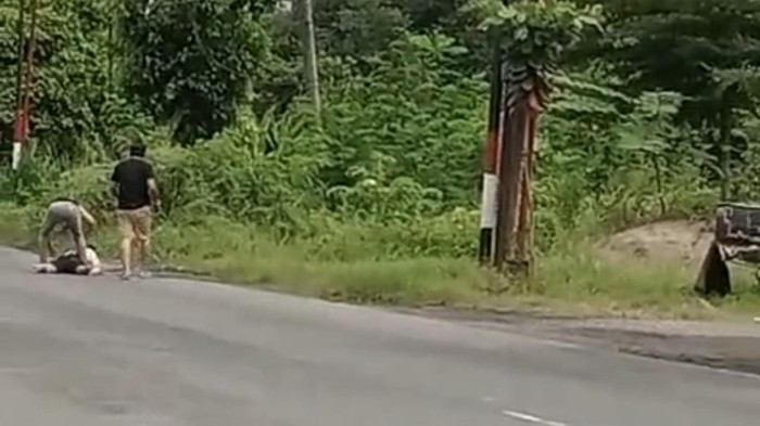 1761737927353-tangkap-layar-video-saat-penangkapan-pelaku-perusakan-pos-polisi-di-oku-1761709792431_169
