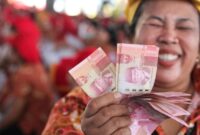 1761802858012-senyum-semringah-buruh-pabrik-rokok-terima-blt-rp-14-juta-dana-hasil-cukai-2_169