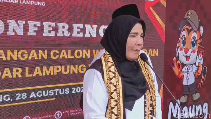 1761845912016-calon-wali-kota-bandar-lampung-eva-dwiana_169