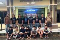 1761910779745-polisi-mengamankan-7-kawanan-geng-motor-pelaku-pembacokan-di-jalinsum-muaro-jambi-jambi-1761889496577_169
