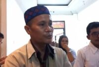 1761932138665-rahman-warga-desa-mendalo-darat-muaro-jambi-menyampaikan-keresahan-maraknya-aksi-pencurian-sepeda-motor-di-lingkungannya-1761902750038_169