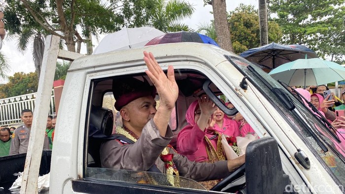 1761932154355-irjen-hendro-pandowo-dan-istrinya-novi-hendro-pandowo-1761915955858_169