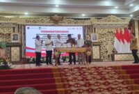 1761932245735-penandatanganan-nota-kesepahamaman-dilakukan-menhub-dan-gubernur-sumsel-untuk-pembanguna-pelabuhan-tanjung-carat-1761900969120_169