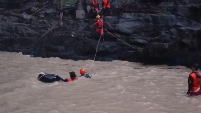 1762083307416-remaja-tenggelam-1762054416052_169