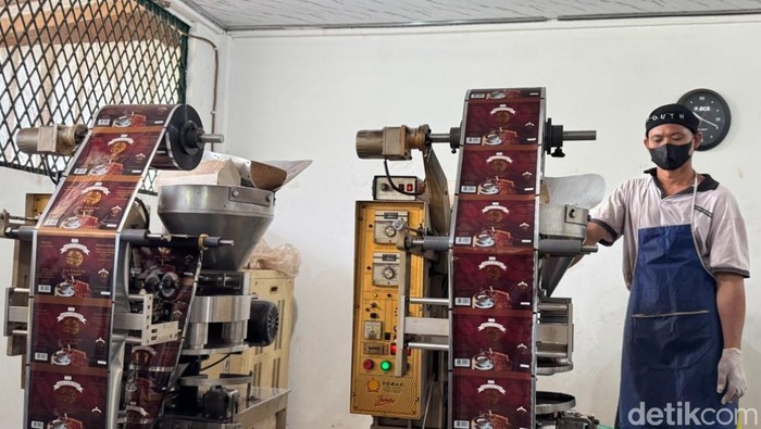 1762148715747-kopi-bola-dunia-1762062692040_169