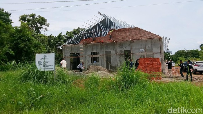 1762169932364-gedung-sppg-musi-rawas-dalam-proses-pembangunan-1762142727558_169