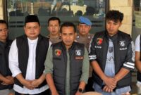 1762321110436-kapolres-bungo-akbp-natalena-saat-memberikan-keterangan-pers-soal-kasus-polisi-bunuh-dosen-wanita-1762294706948_169