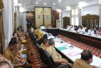 1762321265894-rapat-membahas-pembentukan-konsorsium-pelabuhan-palembang-baru-1762258285077_169