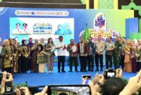 1762601856699-gubernur-sumsel-herman-deru-saat-membuka-festival-literasi-di-palembang-1762568729864_169