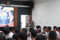 1763012615288-kapolda-bangka-belitung-irjen-viktor-t-sihombing-memberikan-arahan-ke-jajarannya-1762991872518_169