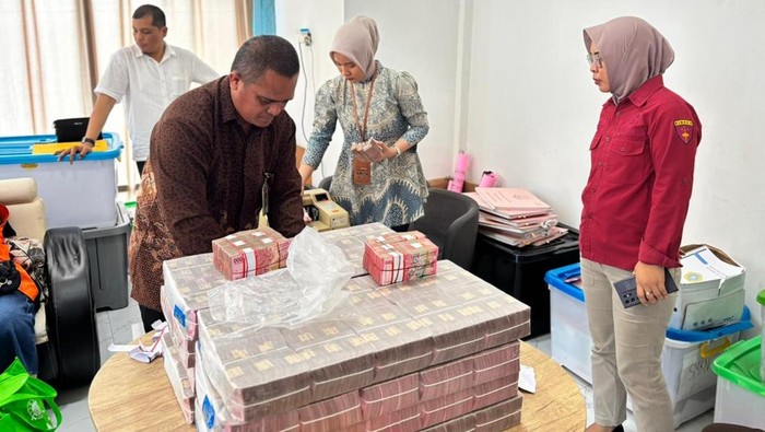 1763034035684-korupsi-di-disdik-jambi-1763000710935_169