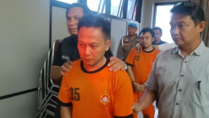 1763098614379-perampok-sopir-taksi-online-di-bogor-1763030776155_169