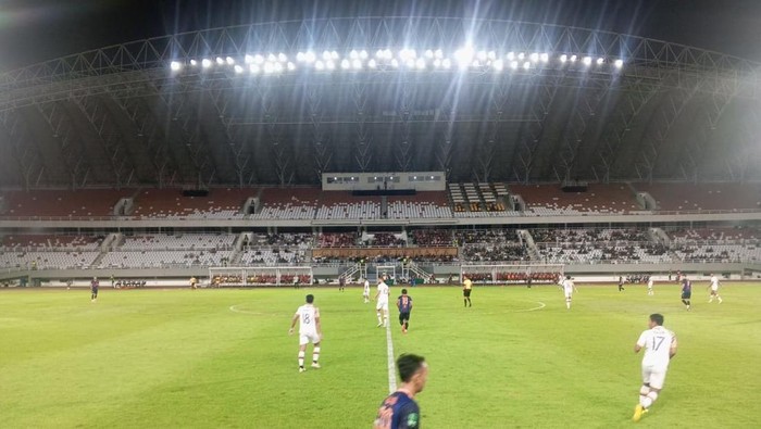 1763098642417-pertandingan-sepakbola-sumsel-united-melawan-persikad-depok-1763084884120_169