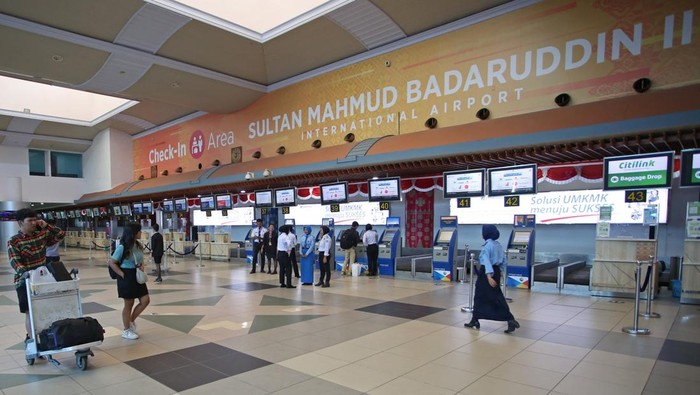 1763120179384-suasana-di-bandara-smb-ii-palembang-1745116176976_169