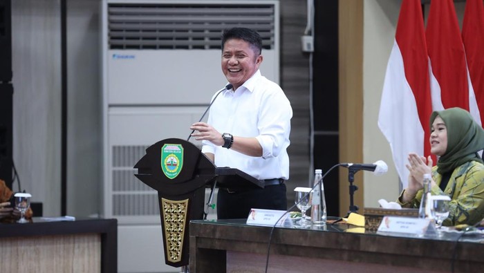 1763120222659-gubernur-sumsel-herman-deru-1757944494229_169