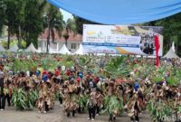 1763314360983-1500-penari-pecahkan-rekor-muri-di-lamsel-fest-2025-1763270454660_169