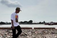 1763358126419-wali-kota-palembang-ratu-dewa-tinjau-pembangunan-tahap-1-bkb-1763345875081_169