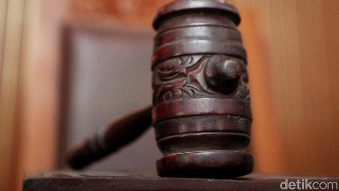 1763358155766-ilustrasi-hukum-2_169