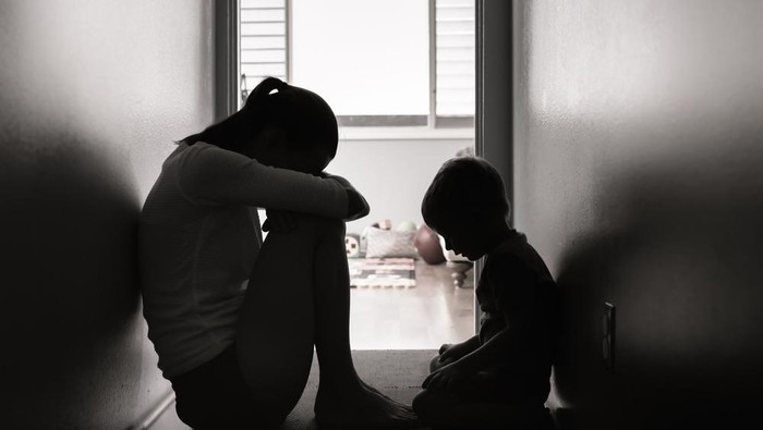 1763358173739-ilustrasi-kekerasan-ibu-dan-anak_169