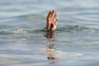 1763401037563-ilustrasi-orang-tenggelam_169