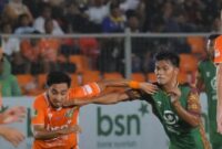 1764047168677-sriwijaya-fc-kalah-telak-5-0-di-kandang-persiraja-1764030673126_169