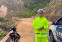 1764284687870-kanit-turjawali-satlantas-polres-kerinci-ipda-debi-1764246821221_169