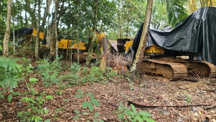 1764392781480-alat-berat-ilegal-1764379600644_169