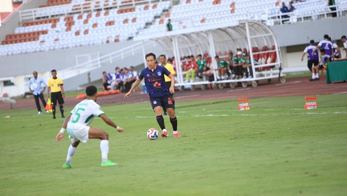 1764522394401-laga-sumsel-united-melawan-psms-di-stadion-sriwijaya-jakabaring-palembang-1763990279801_169