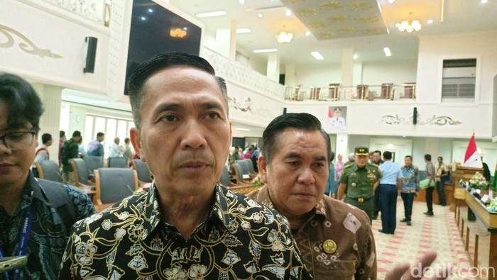 1764652000675-wali-kota-palembang-ratu-dewa-1747197617792_169