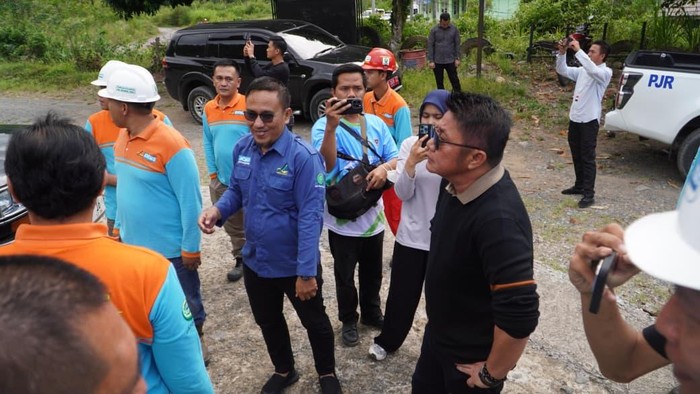 1765083927892-gubernur-sumsel-herman-deru-saat-meninjau-pltm-di-pagar-alam-1765025945161_169