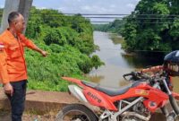 1765105572873-pihak-bpbd-musi-rawas-lakukan-pemantauan-di-sungai-muara-beliti-1765020145167_169