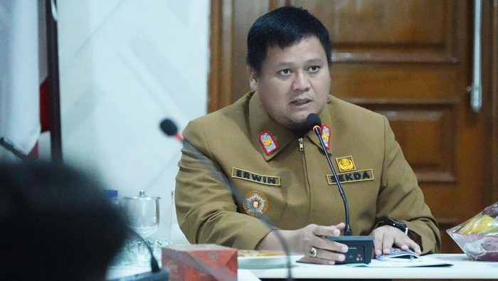 1765343169206-sekda-banyuasin-erwin-ibrahim-1755592587081_169