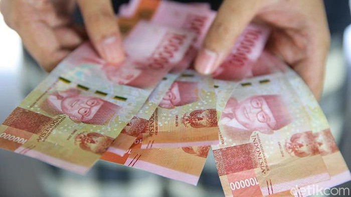 1765343192061-bansos-bbm_169