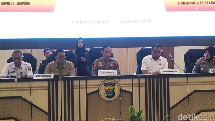 1765364750016-kapolda-lampung-irjen-helfi-assegaf-1765359798024_169