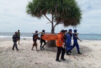 1765364755437-tim-sar-gabungan-mengevakuasi-jasad-pemuda-jambi-1765351855679_169