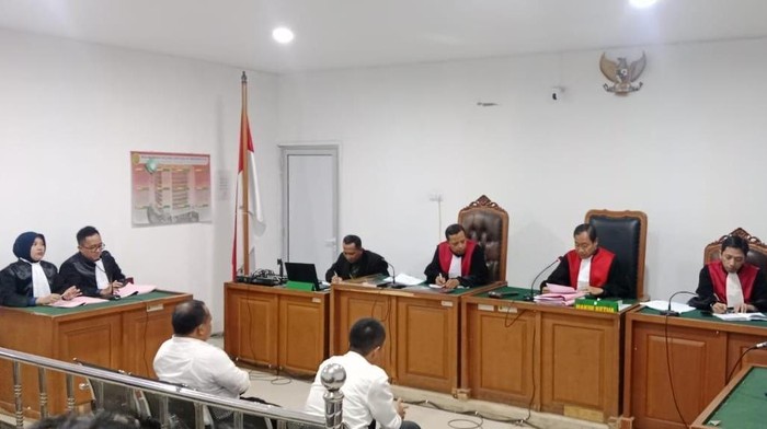 1765537571144-sidang-vonis-pelaksana-tugas-plt-kepala-disperindag-pali-brisvo-diansyah-1765514351938_169