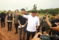 1765602346572-gibernur-sumsel-herman-deru-tinjau-jalan-di-oki-1765548627479_169