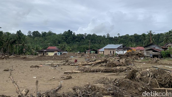 1765645538351-lokasi-bencana-banjir-dan-longsor-di-sumatera-mulia-budidetikcom-1765471845089_169