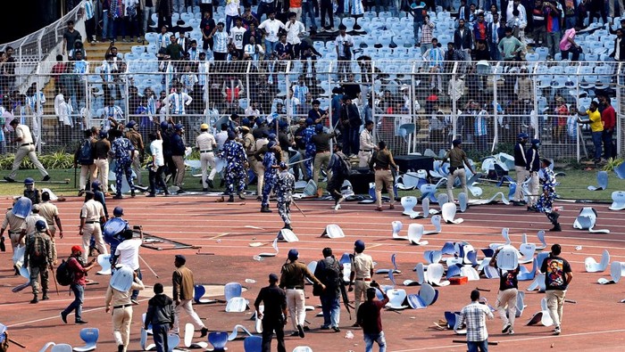 1765645540120-jumpa-fans-lionel-messi-di-india-ricuh-1765621192074_169