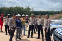 1765667087774-polisi-mengecek-kesiapan-tol-musi-landas-pulau-rimau-1765597709815_169