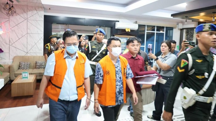 1765688731099-tersangka-tambang-di-bengkulu-1765631899913_169