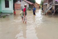 1765710351399-banjir-di-wilayah-muara-enim-menyebabkan-ratusan-jiwa-terdampak-1765694141726_169