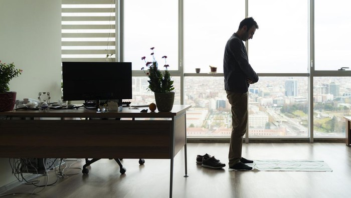 1765818350426-ilustrasi-salat-sholat_169