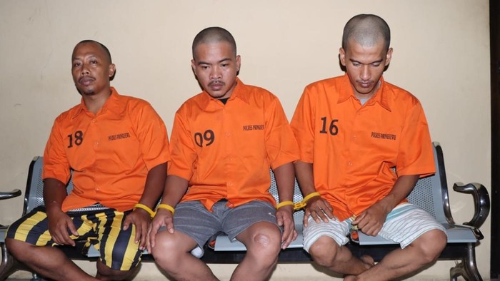 1765818394053-muhammad-syah-kiri-oknum-pns-uptd-perairan-lampung-1765798755780_169