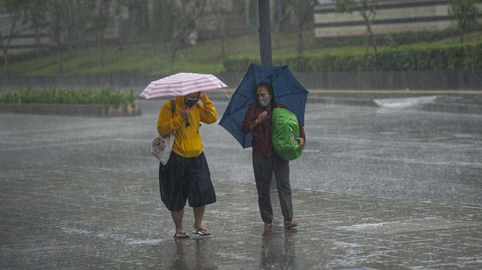 1765926287295-ilustrasi-hujan-1_169